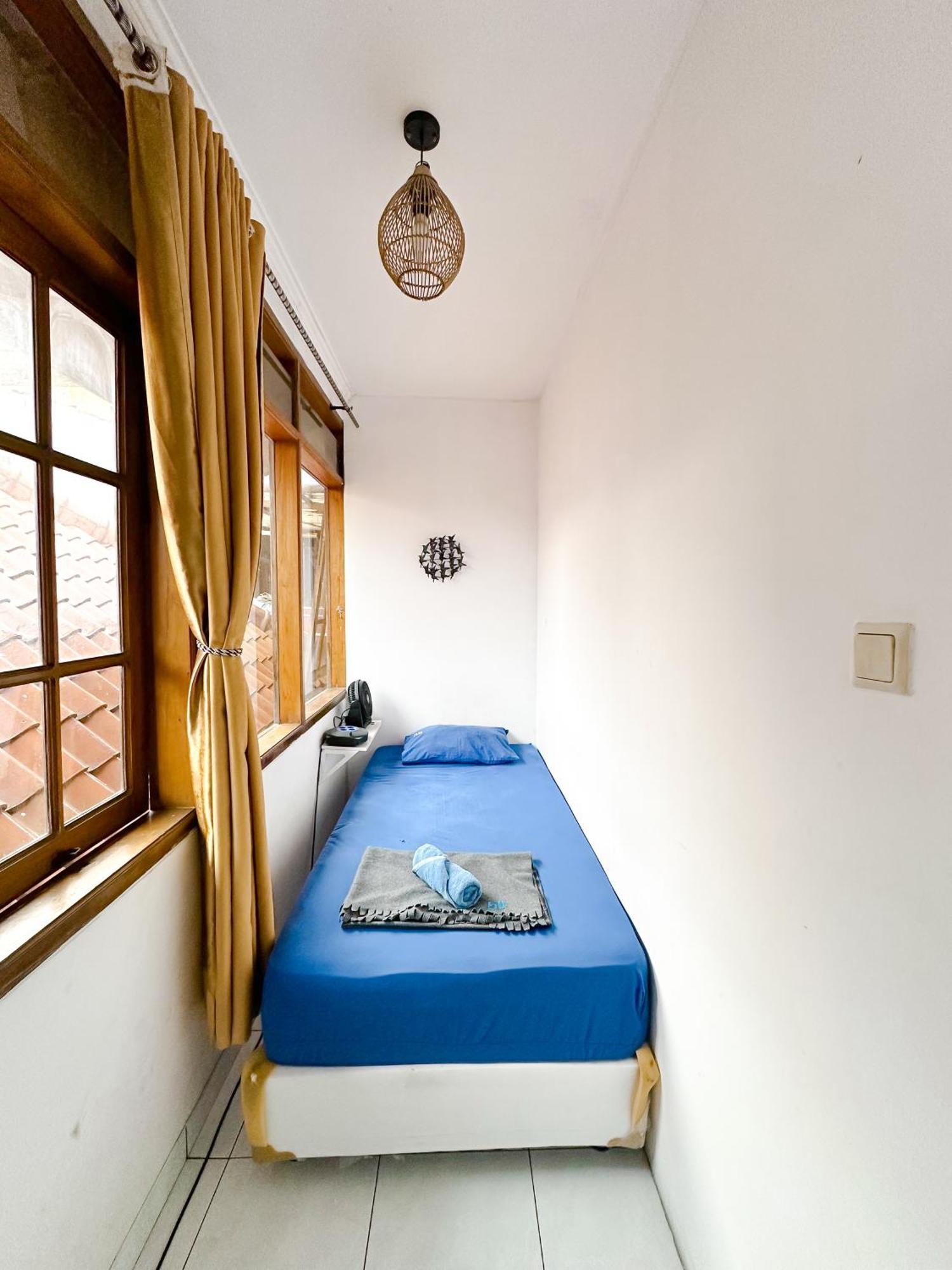 Ostel By Ostic Hostel Bandung Exterior photo