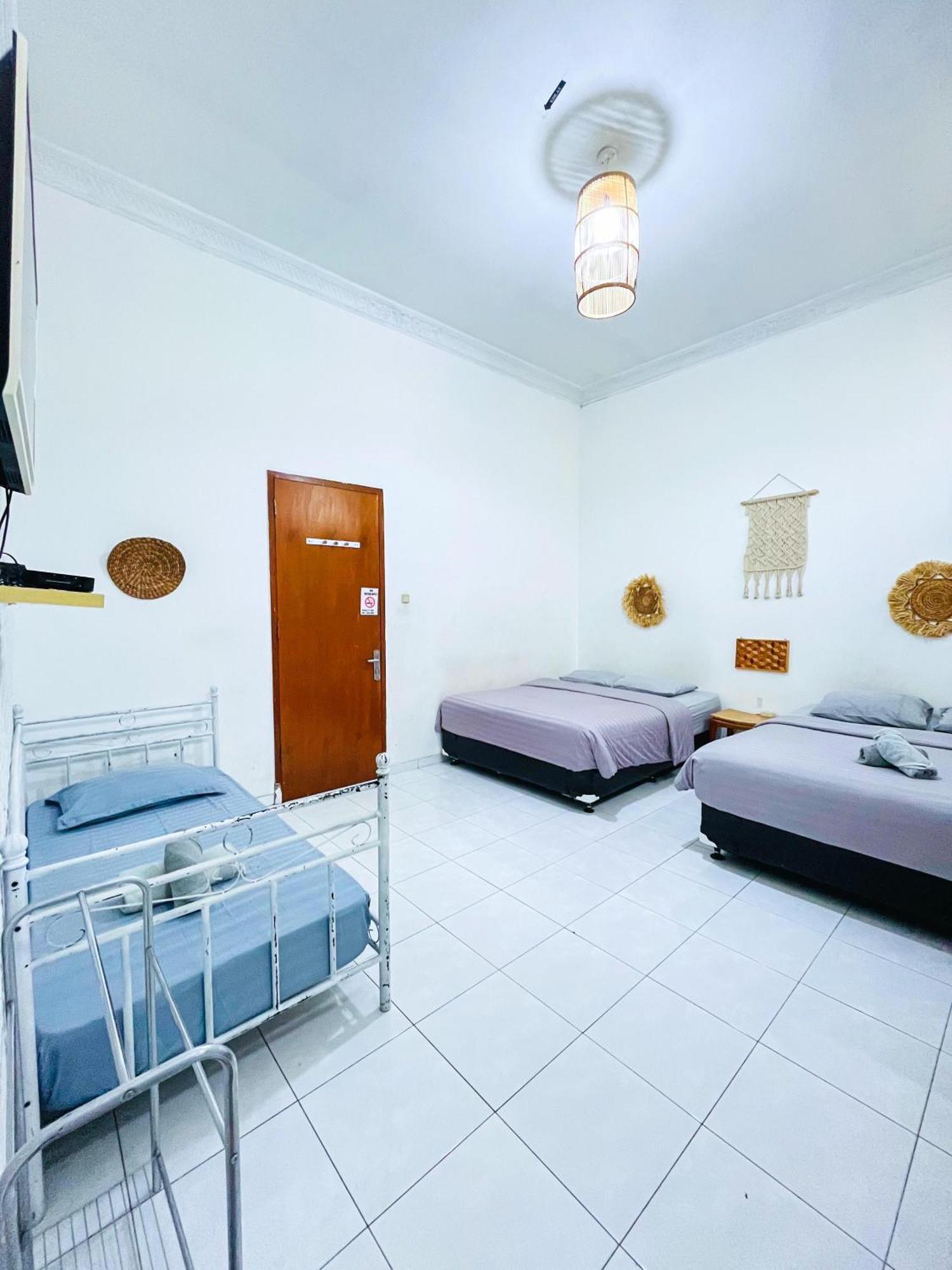 Ostel By Ostic Hostel Bandung Exterior photo